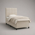 Letto singolo imbottito in tessuto beige con testiera a pannelli, materasso 90 x 200 cm, dimensioni 210 x 100 x 125 cm